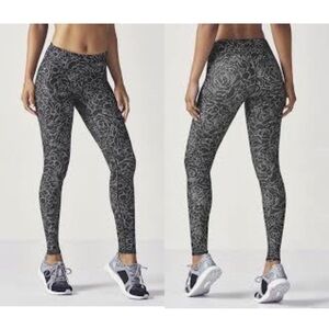Fabletics Salar Printed PowerHold Leggings size S